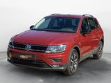 Volkswagen Tiguan 2.0TDI IQ.Drive Navi AHK - mit Diesel-Antrieb: Rot, Scheckheftgepflegt, Geländewagen