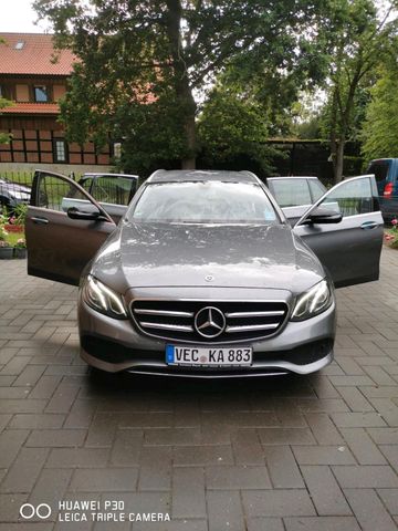 MERCEDES-BENZ Mercedes-Benz E 220 d T-Modell