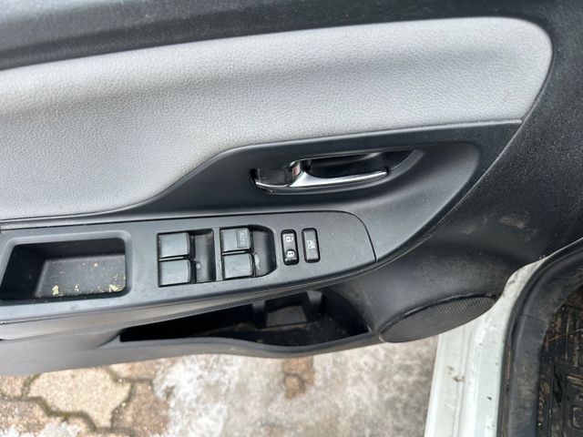 Toyota Yaris Style Hybrid *Unfall*