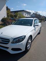 Mercedes-Benz C 180 d T - - Mercedes-Benz C 180 mit Diesel-Antrieb: Kombi, Schaltgetriebe