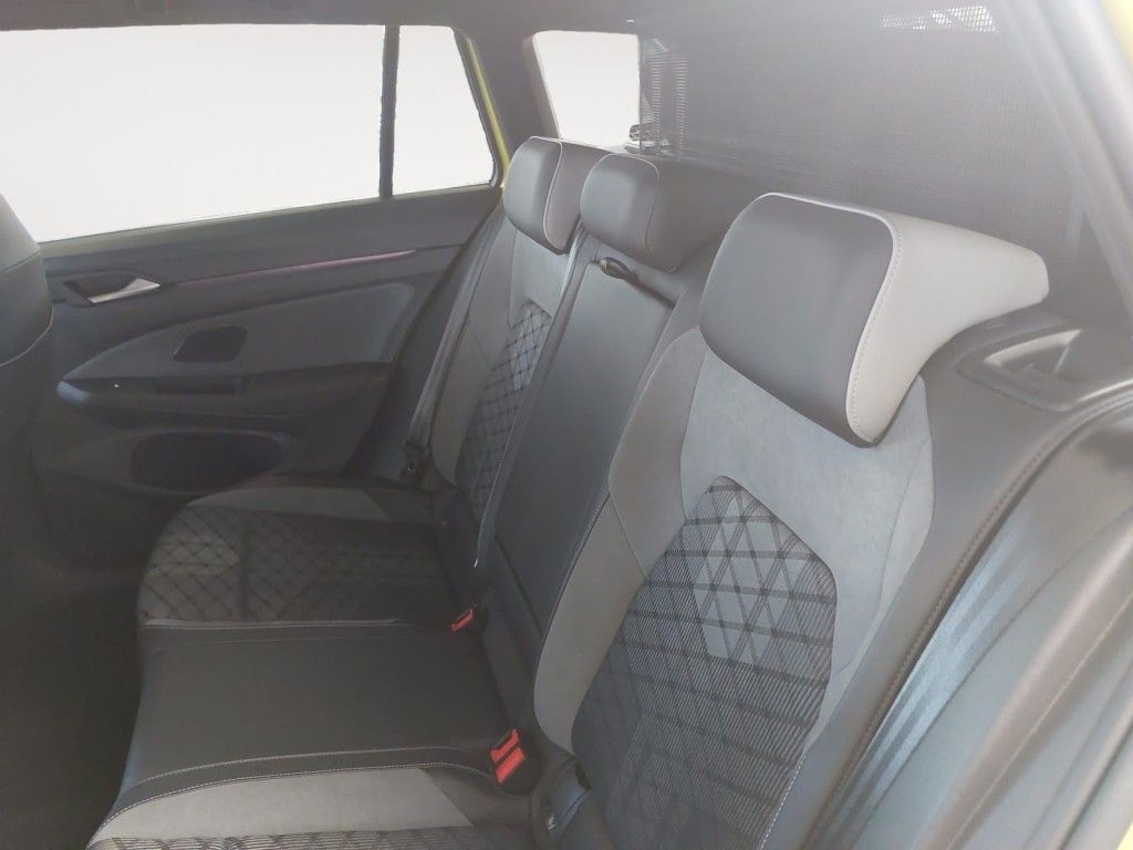 Fahrzeugabbildung Volkswagen Golf Variant 2.0 TSI OPF 4Motion DSG R-Line