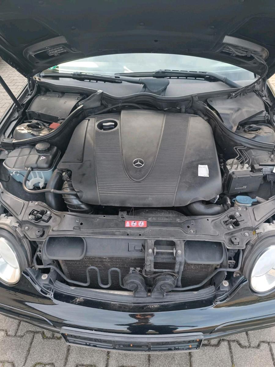 Mercedes-Benz C220 2005 — photo 9