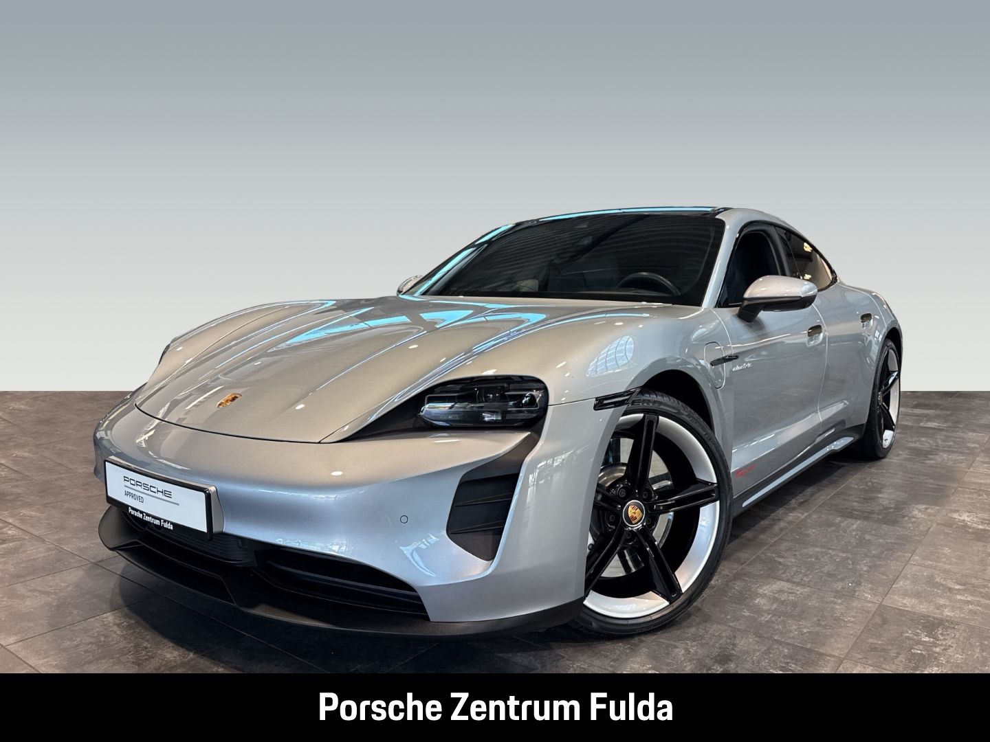 Porsche Taycan Surround-View 21Zoll Performancebatterie+