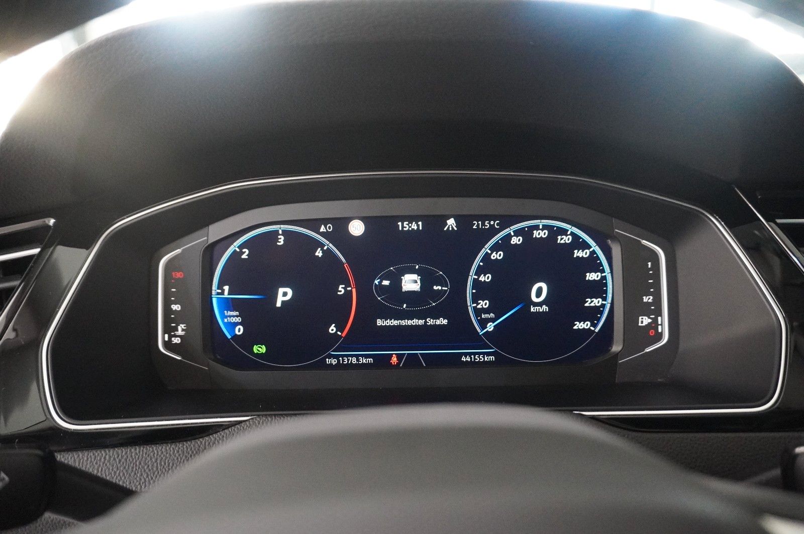 Fahrzeugabbildung Volkswagen Passat Vari. 2.0D R-LINE 4M NAVI/LED/KAMERA/AHK