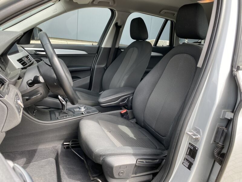 BMW X1 sDrive18d AHK/LED/NAVI/ParkAssi/TEMPO/SH foto 5