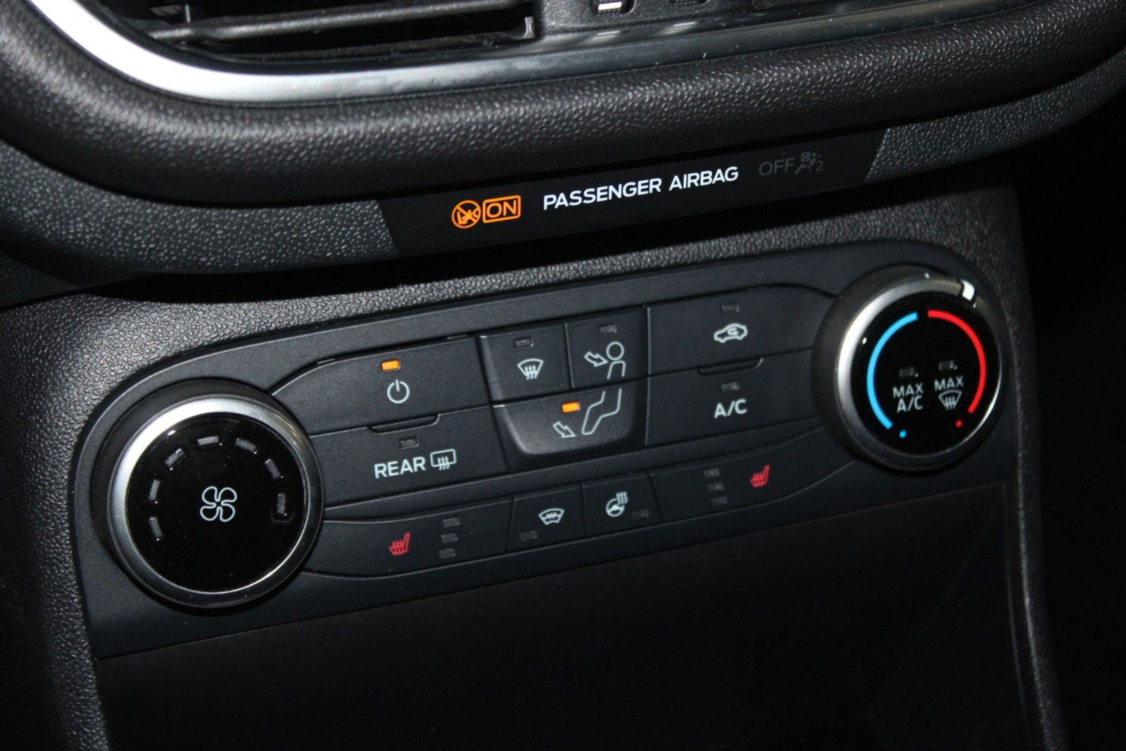 Fahrzeugabbildung Ford Fiesta Cool&Connect 5-trg KLIMA LED WinterPaket