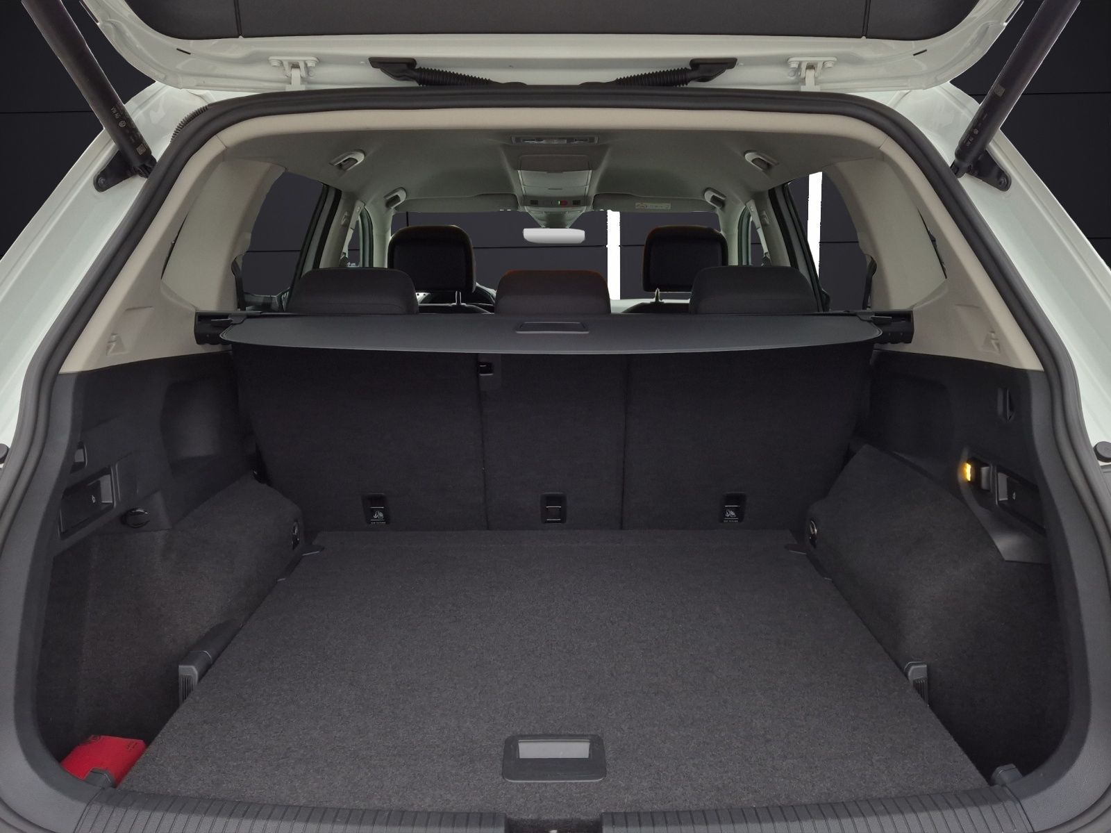 Fahrzeugabbildung Volkswagen Tiguan Allspace TDI LED AHK Navi AID ACC SHZ 18"