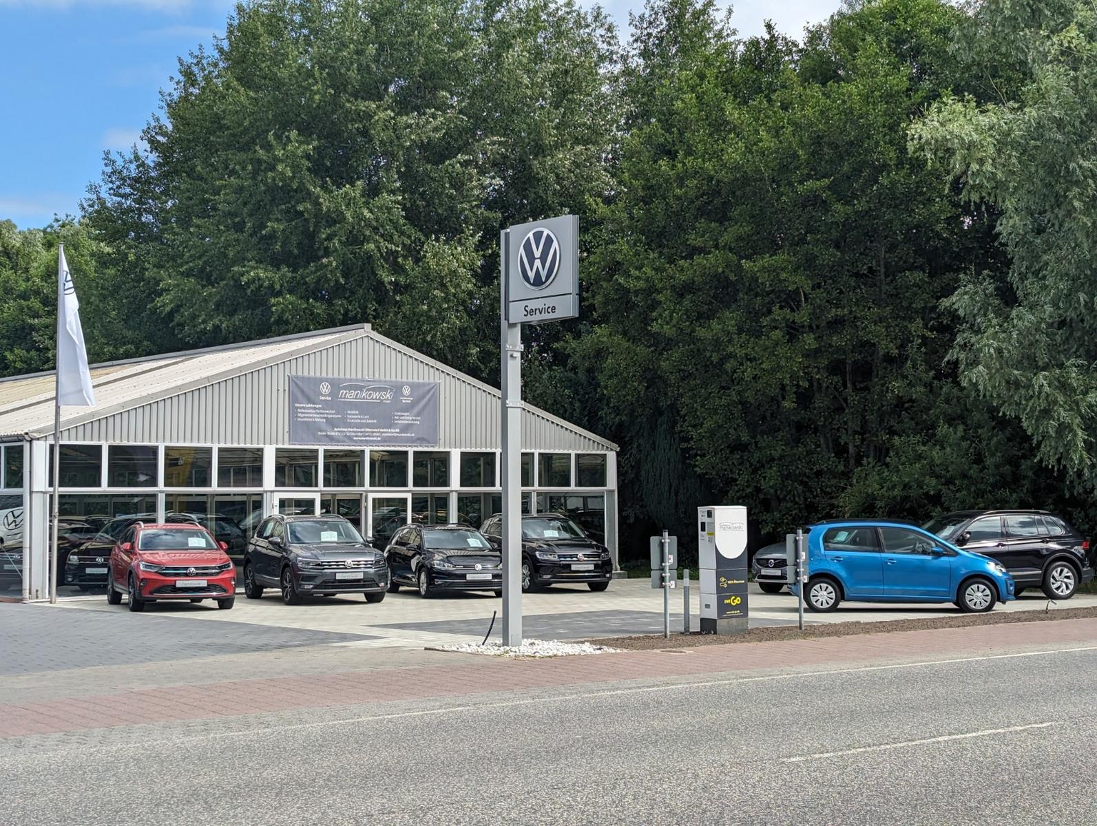 showroom-image-top