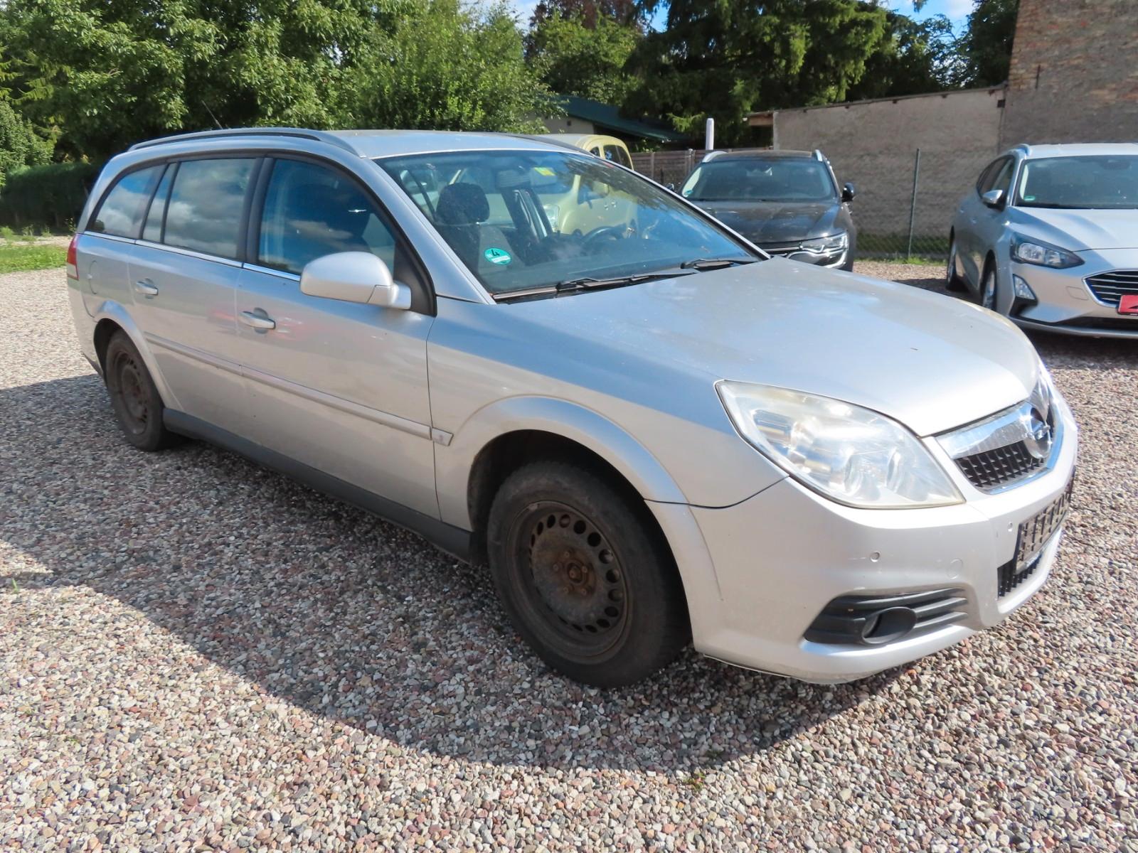 Opel Vectra 2007 — салон