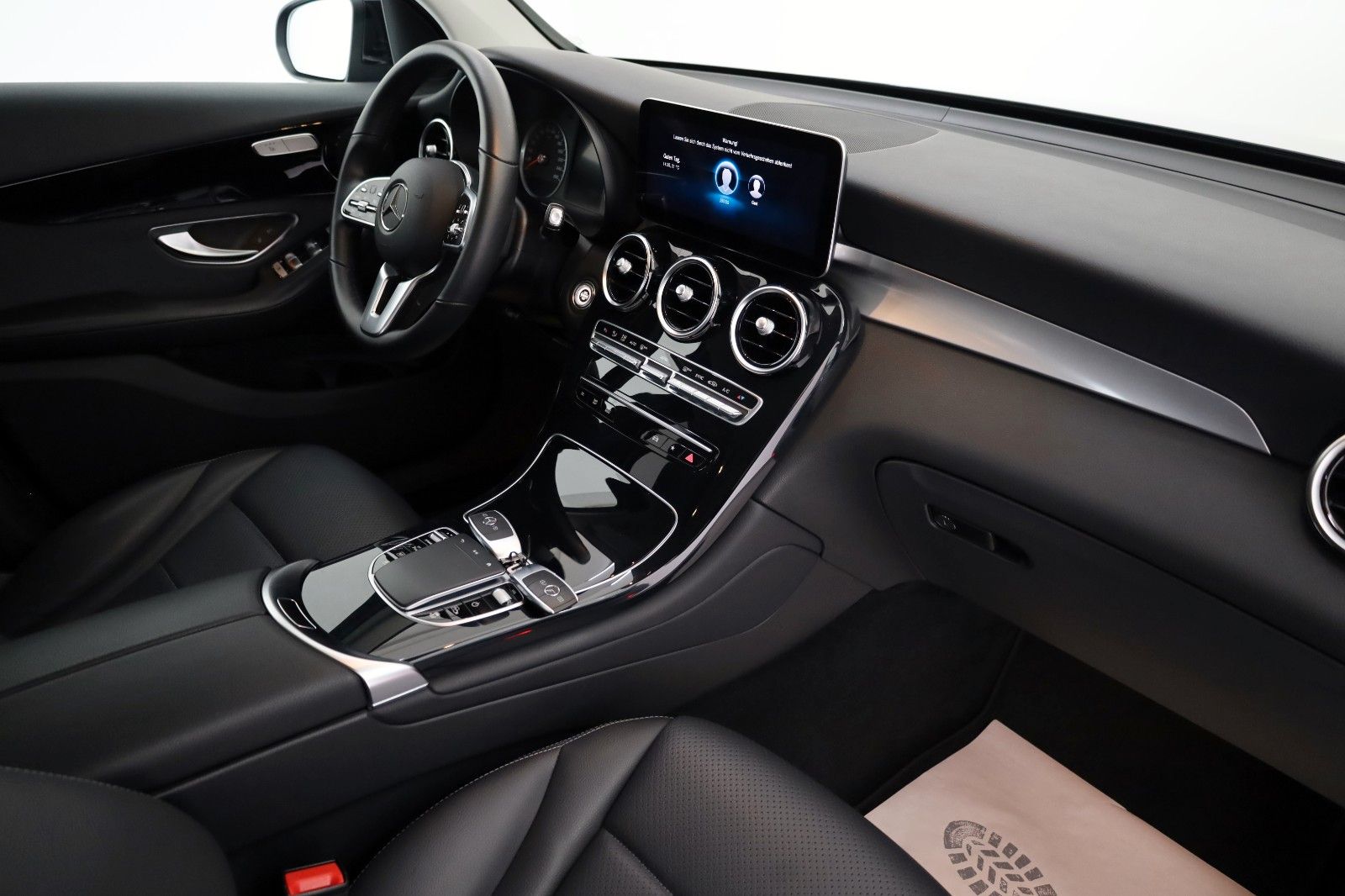 Fahrzeugabbildung Mercedes-Benz GLC 200 4M,Leder,Navi,LED,Kamera,AHK elek.,SR+WR