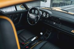 Fahrzeugabbildung Porsche 964 Turbo 3.6 *Speedgelb / Speedline / Dt. Fzg*