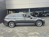 Volkswagen Passat Variant 2.0 TDI Elegance DSG R-Line/AHK/S - Volkswagen Passat Variant mit Diesel-Antrieb: Grau, Kombi