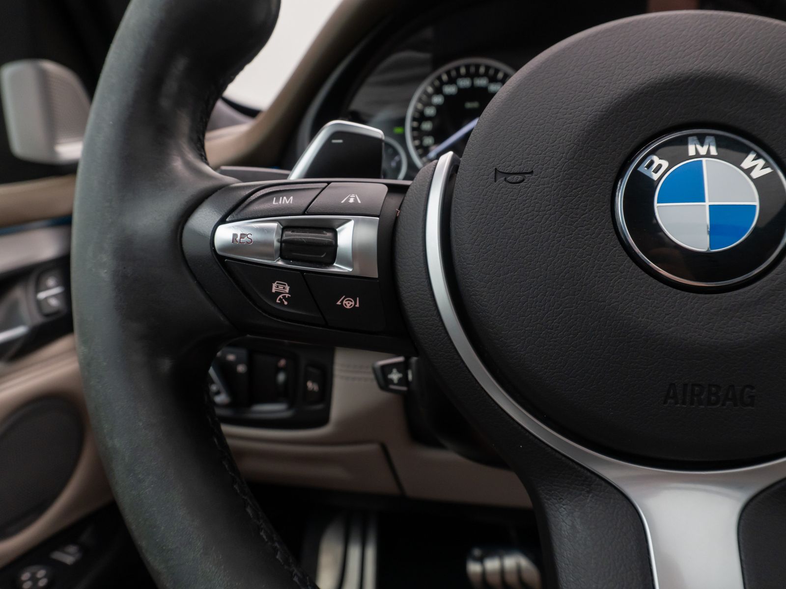 Fahrzeugabbildung BMW X5 xD50i ACC 360°Memory B&O NighVis DAB 20" Voll