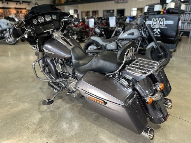 Fahrzeugabbildung Harley-Davidson FLHX Street Glide mit Kesstech