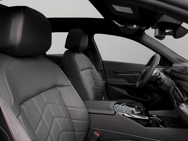 Foto Nummer 12: BMW 550e xDrive