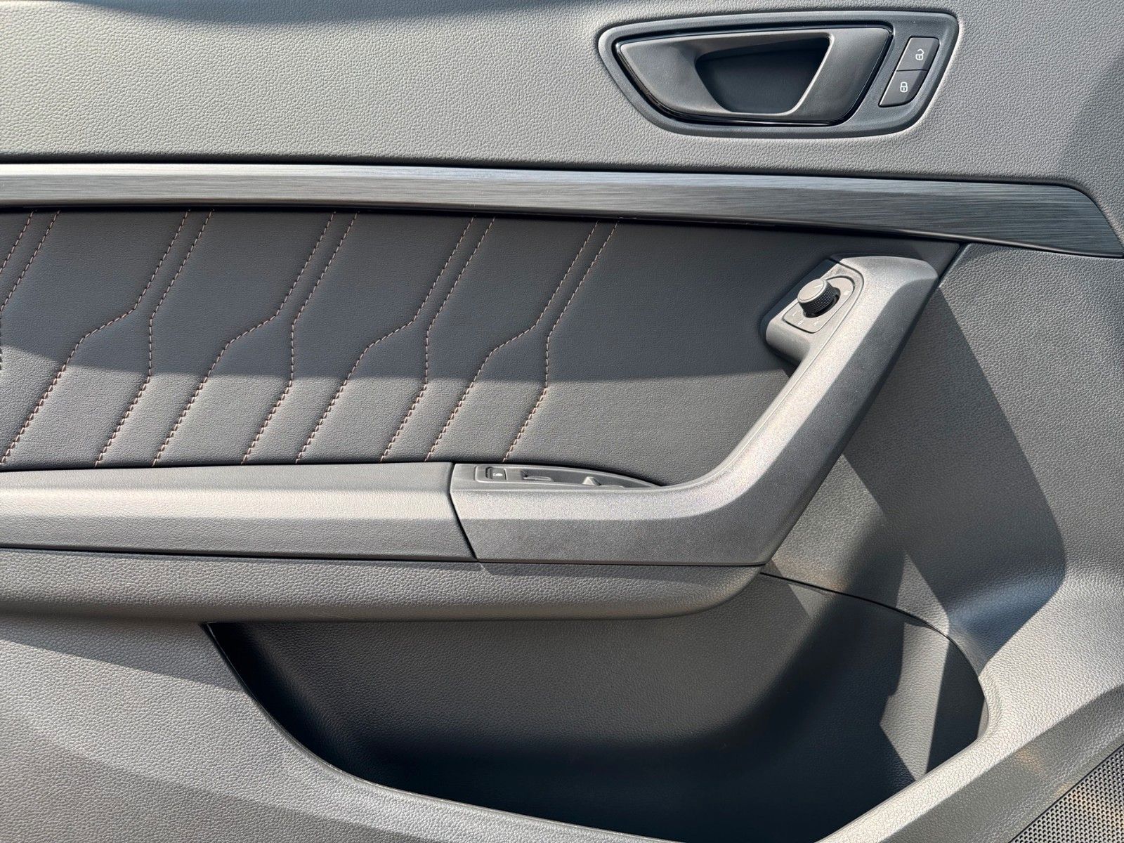 Fahrzeugabbildung CUPRA Ateca 1.5TSI
