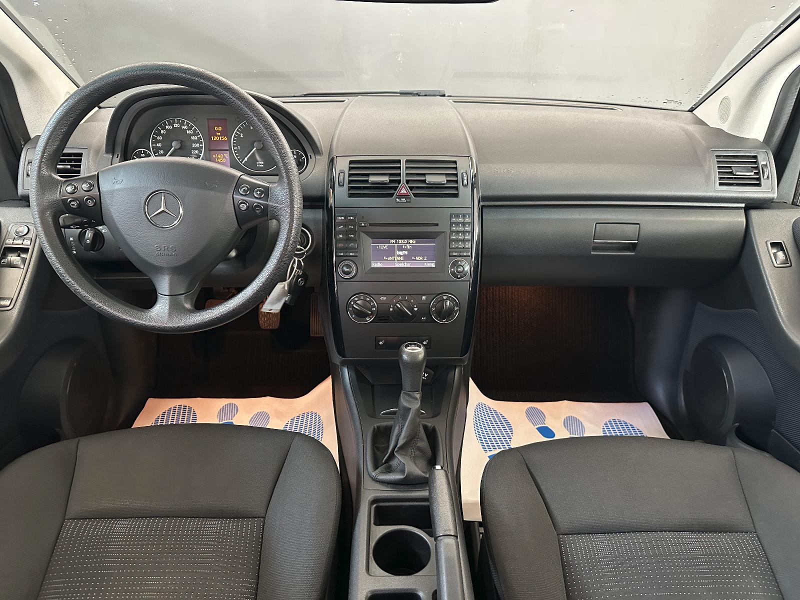 Mercedes-Benz A170 2009 — photo 11