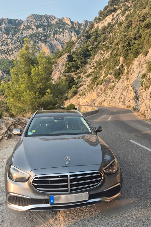 Image of Mercedes-Benz E 300