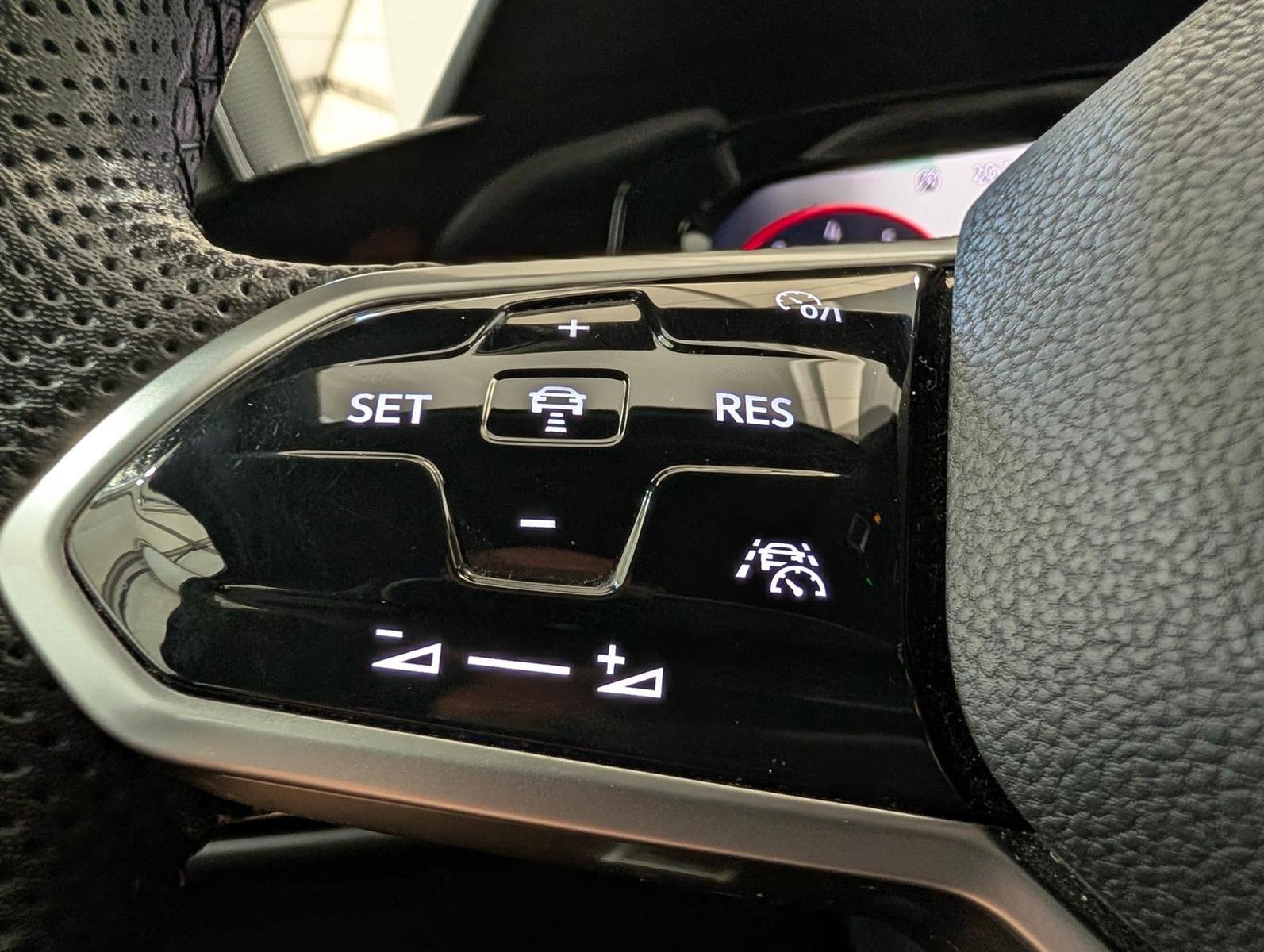 Volkswagen Golf 2.0 TSI DSG R-Line Matrix Navi Sound ACC vi, миниатюра 28
