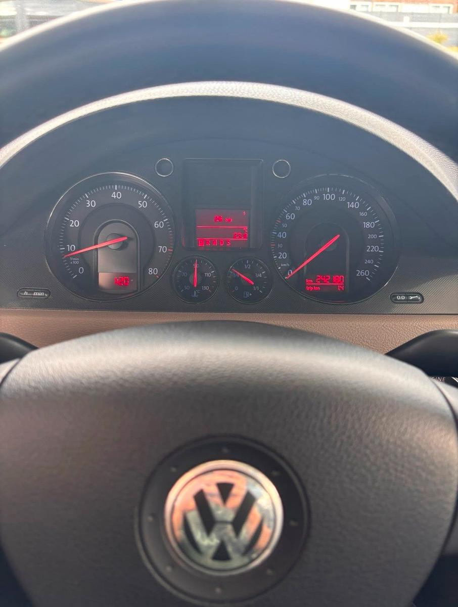 Volkswagen Passat 2006 — photo 10