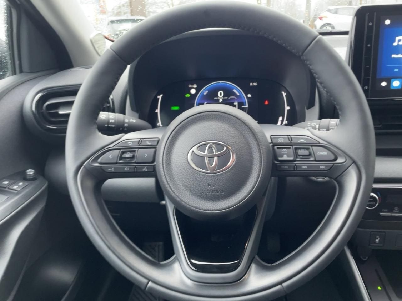 Fahrzeugabbildung Toyota Yaris Hybrid 116PS Teamplayer + Comfort Paket