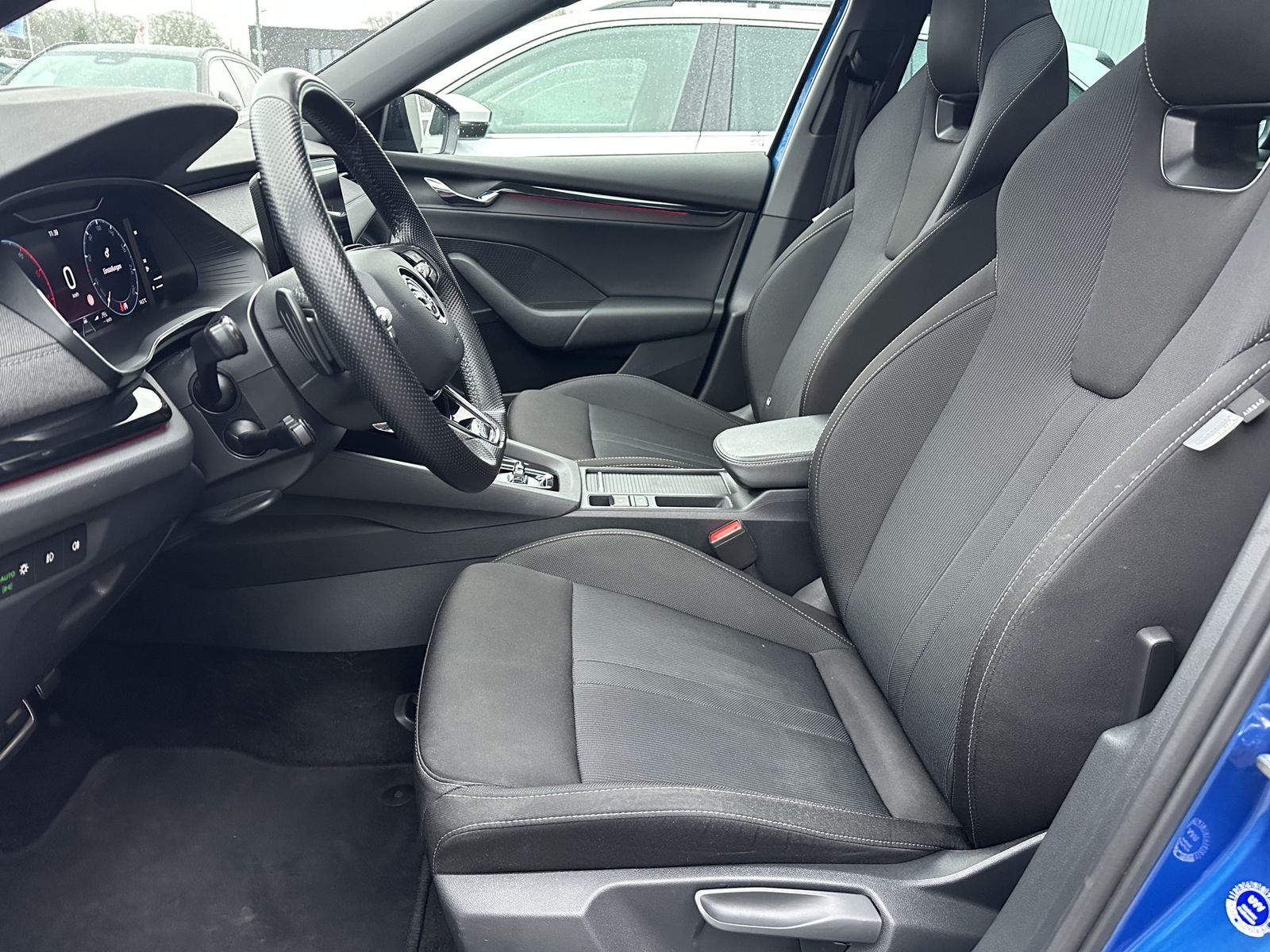 Fahrzeugabbildung SKODA Octavia Combi 4x4 Sportline NAV+LED+PANO+HEAD-UP