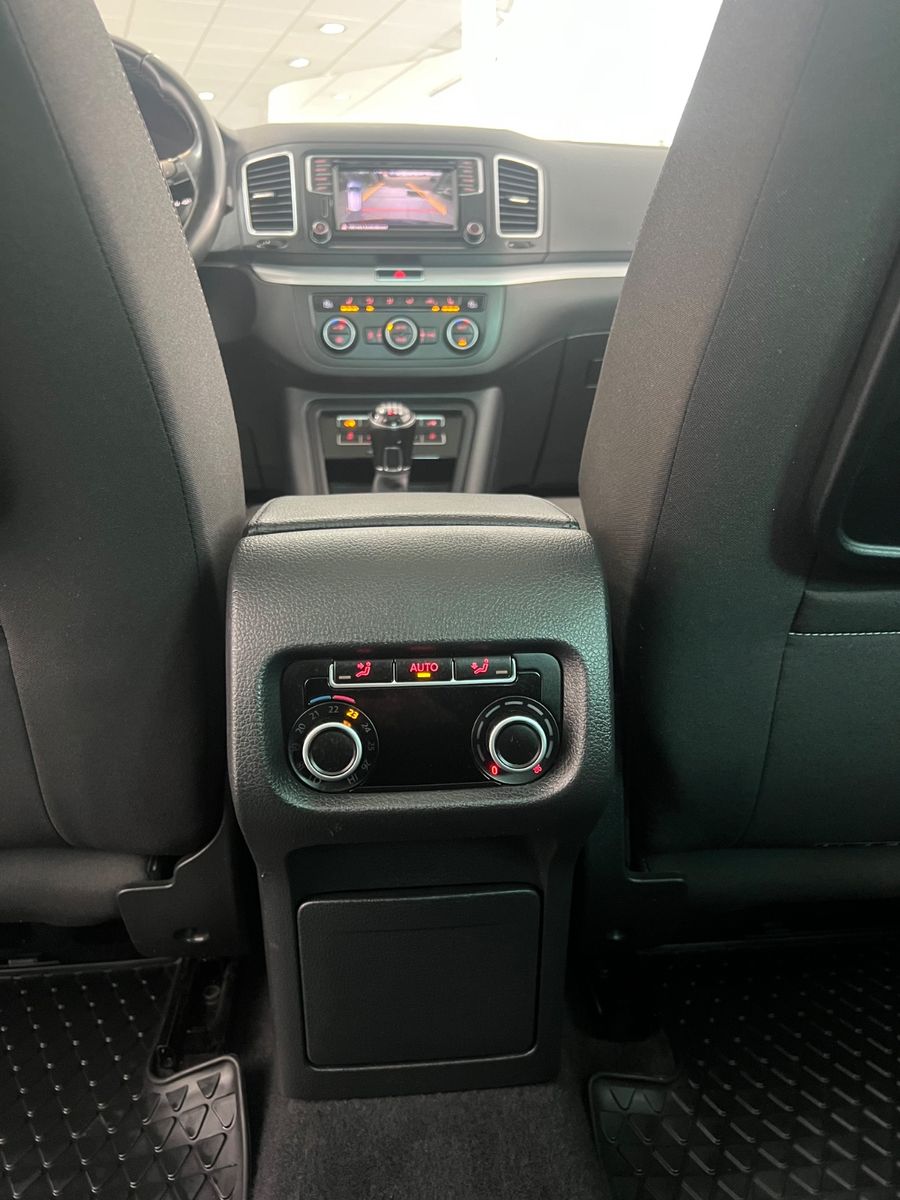 Fahrzeugabbildung Volkswagen Sharan 2.0 TDI Comfortline * PANO* R.KAMERA *AHK