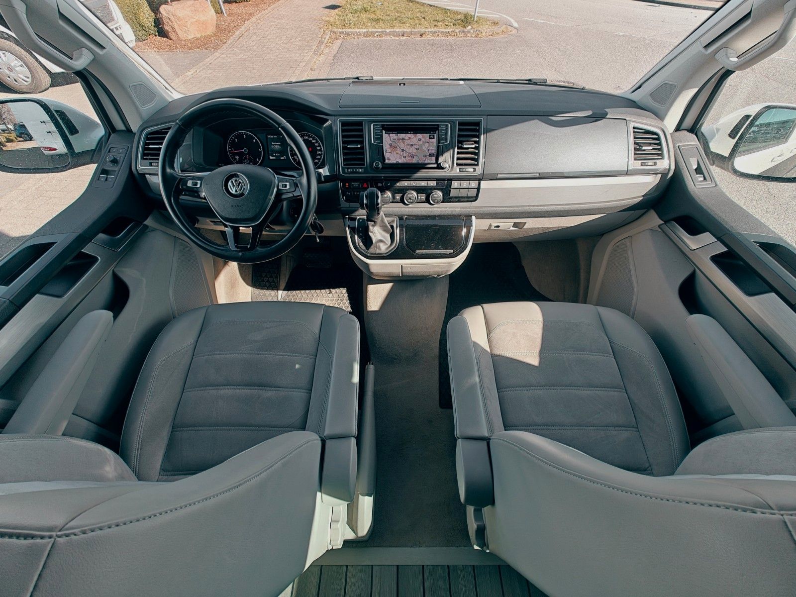 Fahrzeugabbildung Volkswagen CALIFORNIA OCEAN 4MOTION - TRAUMWAGEN!