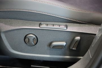 Cupra Leon Sportstourer 1.5 AHK Kamera elek. Sitz