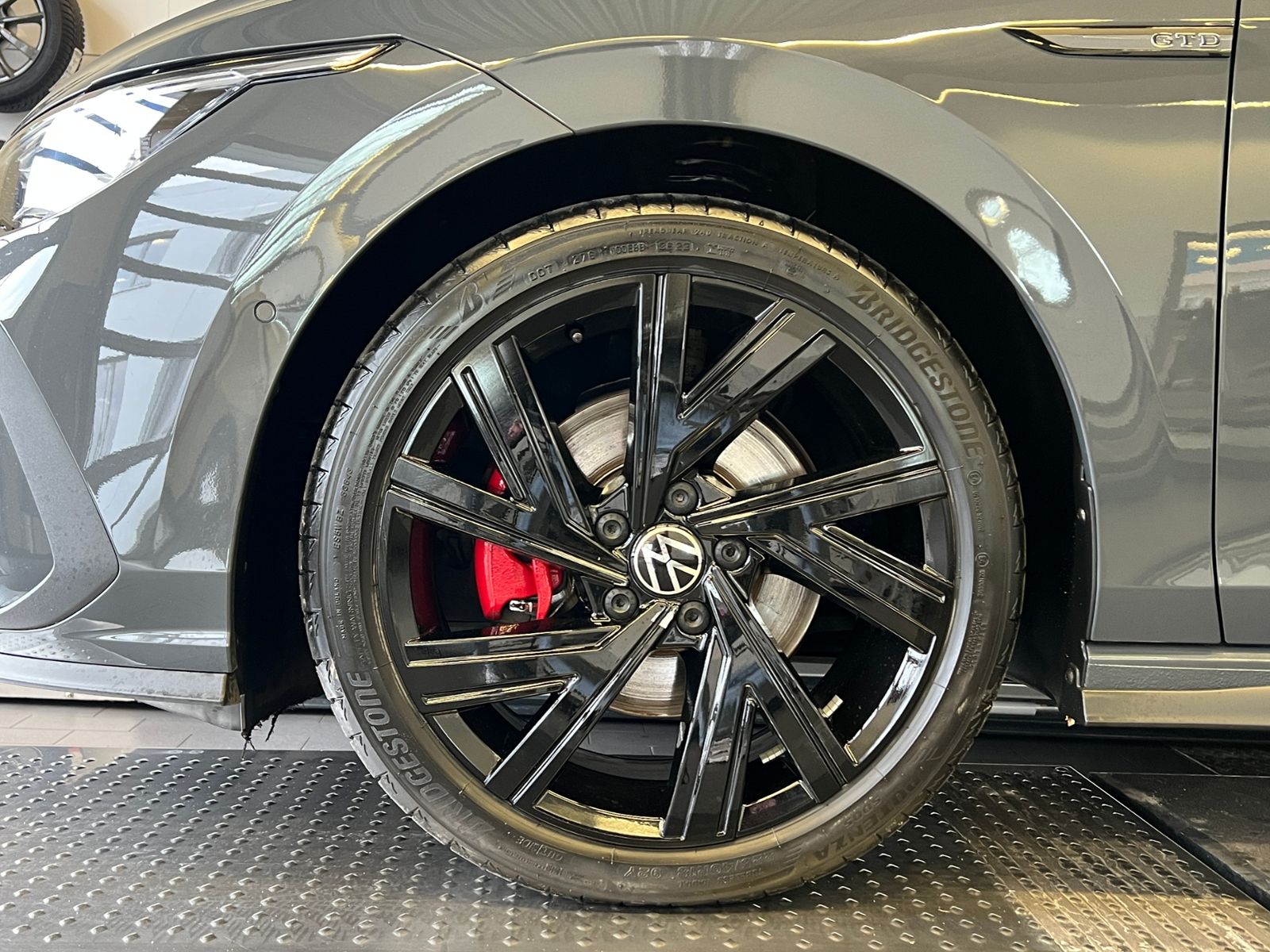 Fahrzeugabbildung Volkswagen Golf VIII GTD 2.0 TDI DSG *AHK, Pano, Sound, IQ.