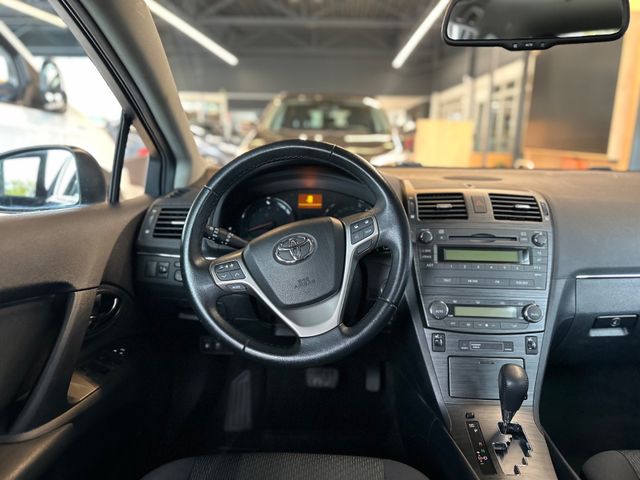 Toyota Avensis Kombi Executive Automatik