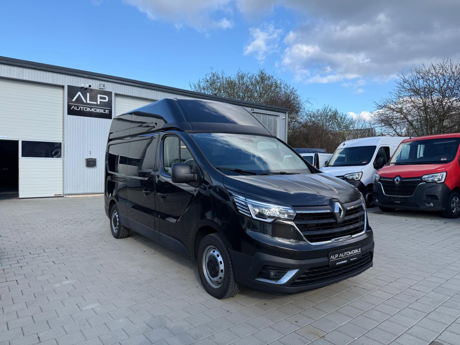 Renault Trafic Kastenwagen L2-H2 NAVI*AHK*KLIMA*PDC*SHZ*