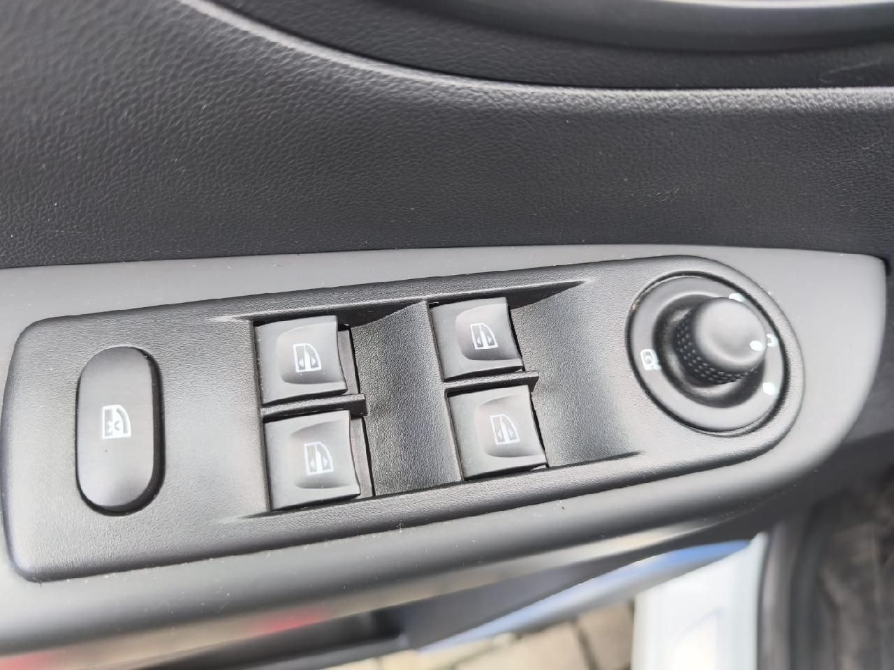 Fahrzeugabbildung Renault Captur Crossborder