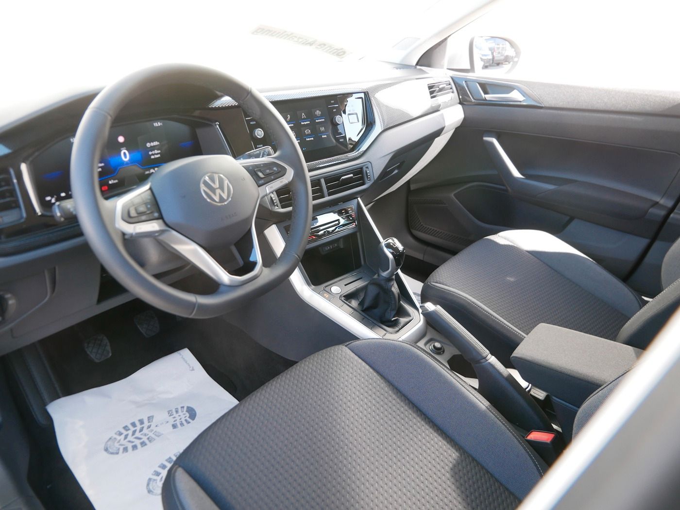 Fahrzeugabbildung Volkswagen Taigo 1.0 TSI Life Kamera LED SHZ Klimaautomatik