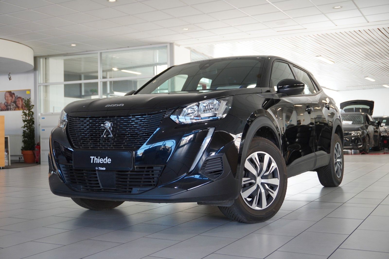 Fahrzeugabbildung Peugeot 2008 1.2T ACTIVE PACK NAVI/LED/KAMERA/SPORT/SH
