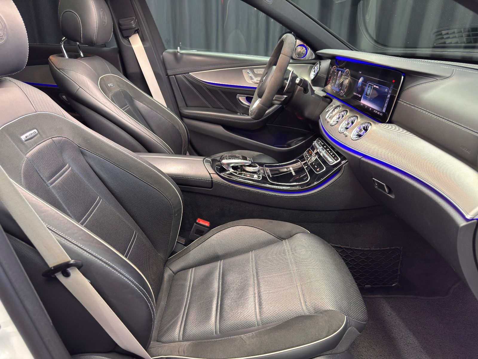 Fahrzeugabbildung Mercedes-Benz E 63 S AMG 4Matic+|AMG DRIVER|BURMESTER|TV|VOLL