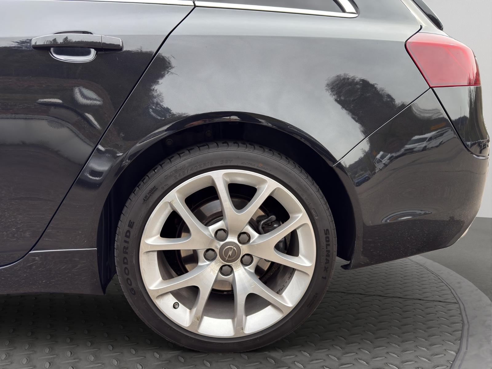 Opel Insignia OPC 4x4 | RECARO LEDER 1HAND NAVI