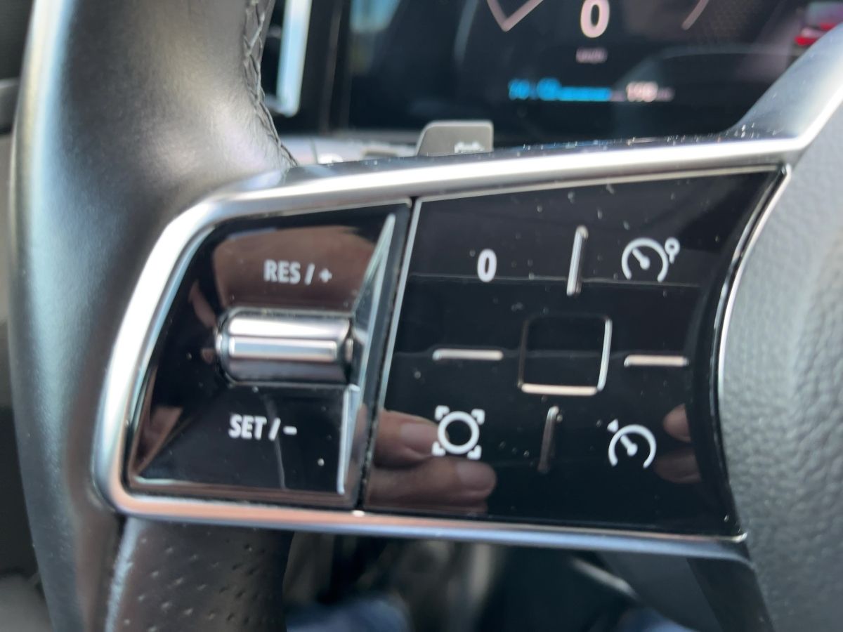 Fahrzeugabbildung Renault Megane E-TECH 130 EV40 CCS Kamera boost charge - mit KI generiert/bearbeitet