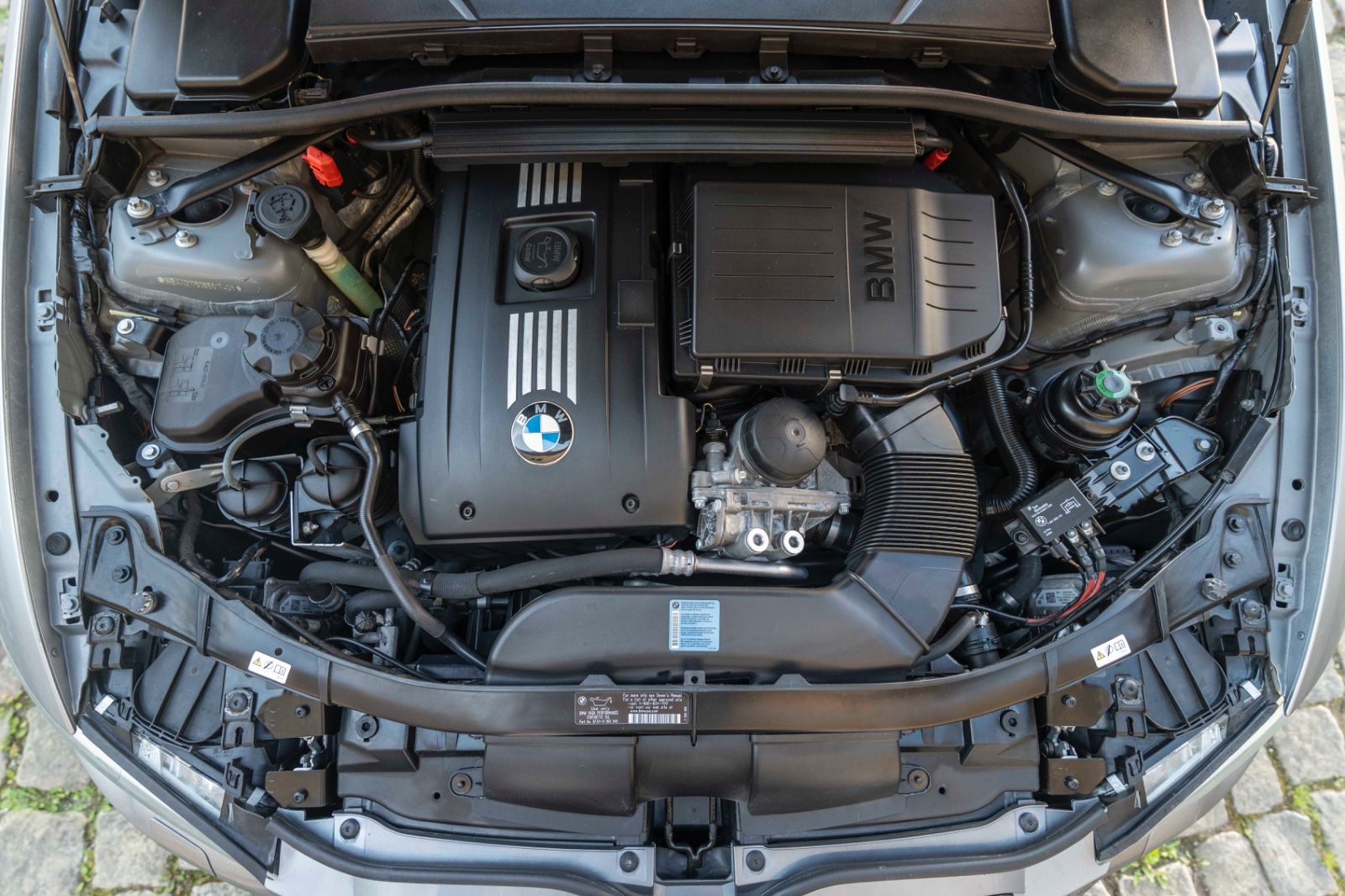 Fahrzeugabbildung BMW 335iS Coupé M PDC BIXENON TEMPOMAT LEDER DKG