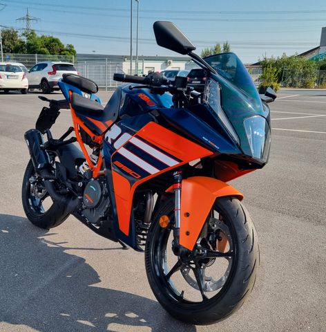 KTM RC 390 2024 beide Farben