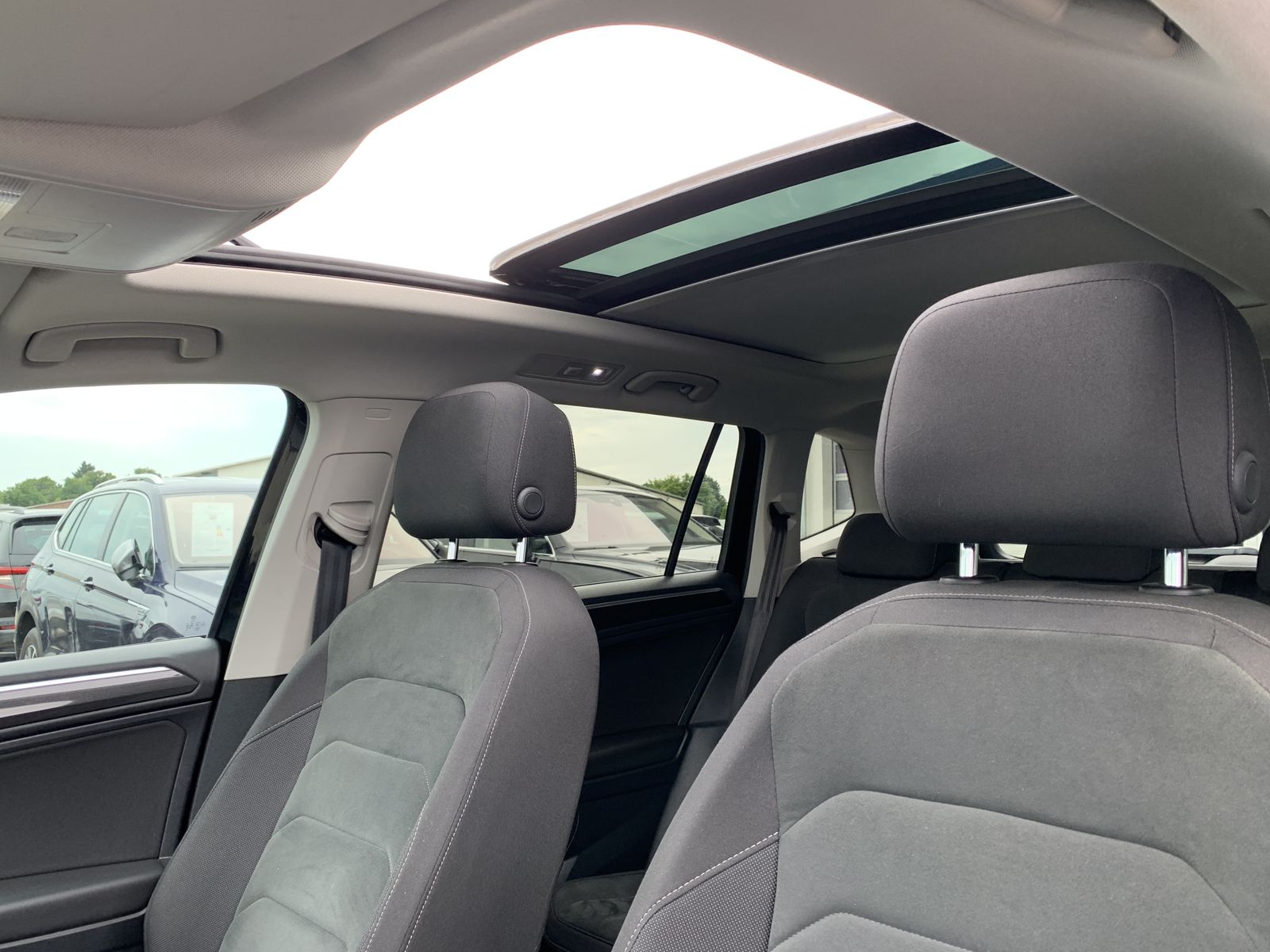Fahrzeugabbildung Volkswagen Tiguan Allspace 2.0 TDI*Highline*4Motion*AHK*Cam