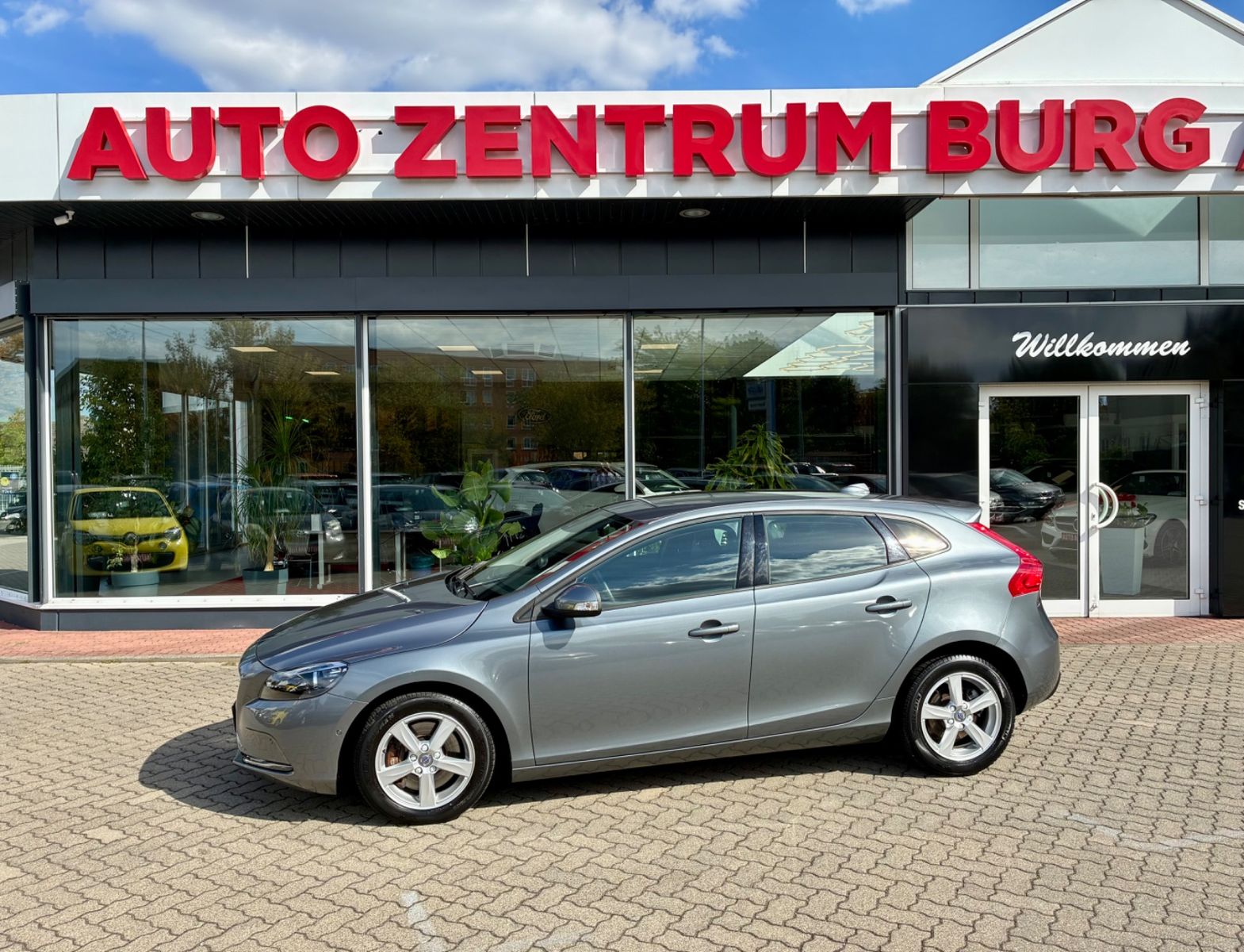 Volvo Volvo V40 Kinetic 2.0l D Automatik Navi Tempomat A
