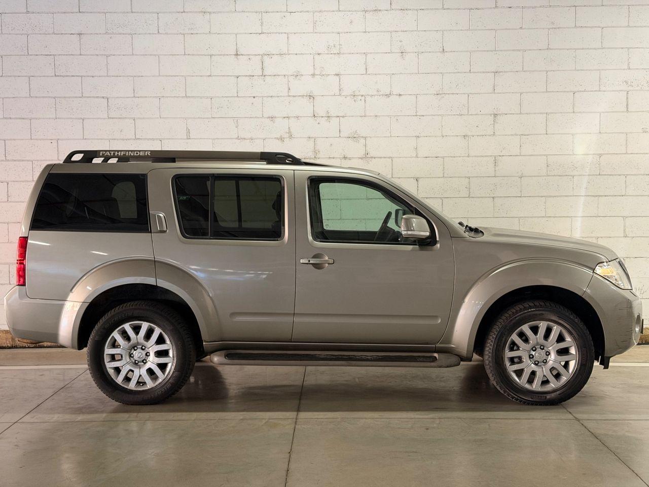 Nissan Pathfinder 2011 — photo 11
