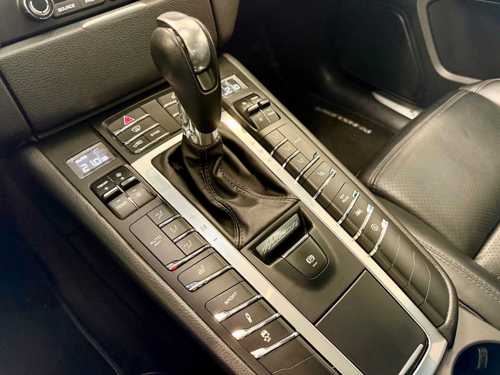 Fahrzeugabbildung Porsche Macan S Panorama/Kamera/DAB/20Zoll/APPROVED