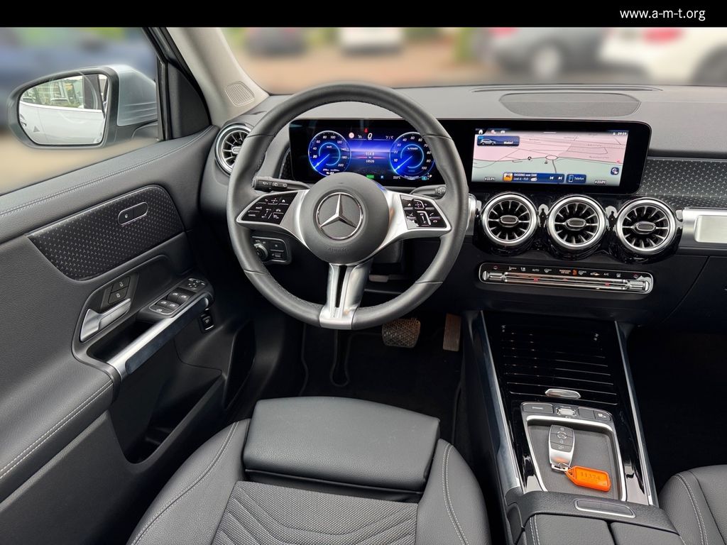 MERCEDES-BENZ EQB 300 4M Progr.Adv.*AHK*Totwinkel*Sound*Winter