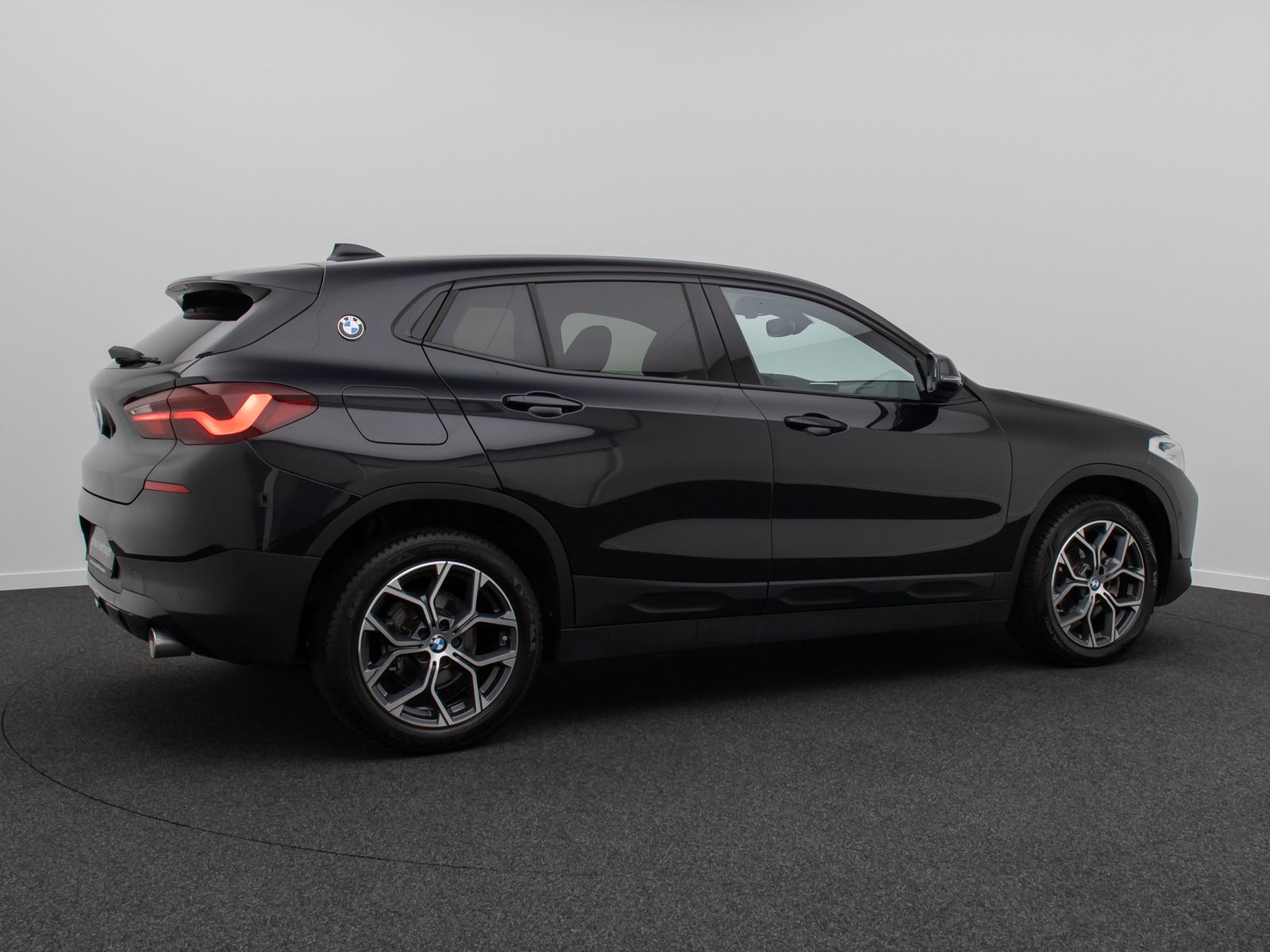 Fahrzeugabbildung BMW X2 sD18d DAB Kamera DAB Sportsitz ParkAss 18Zoll