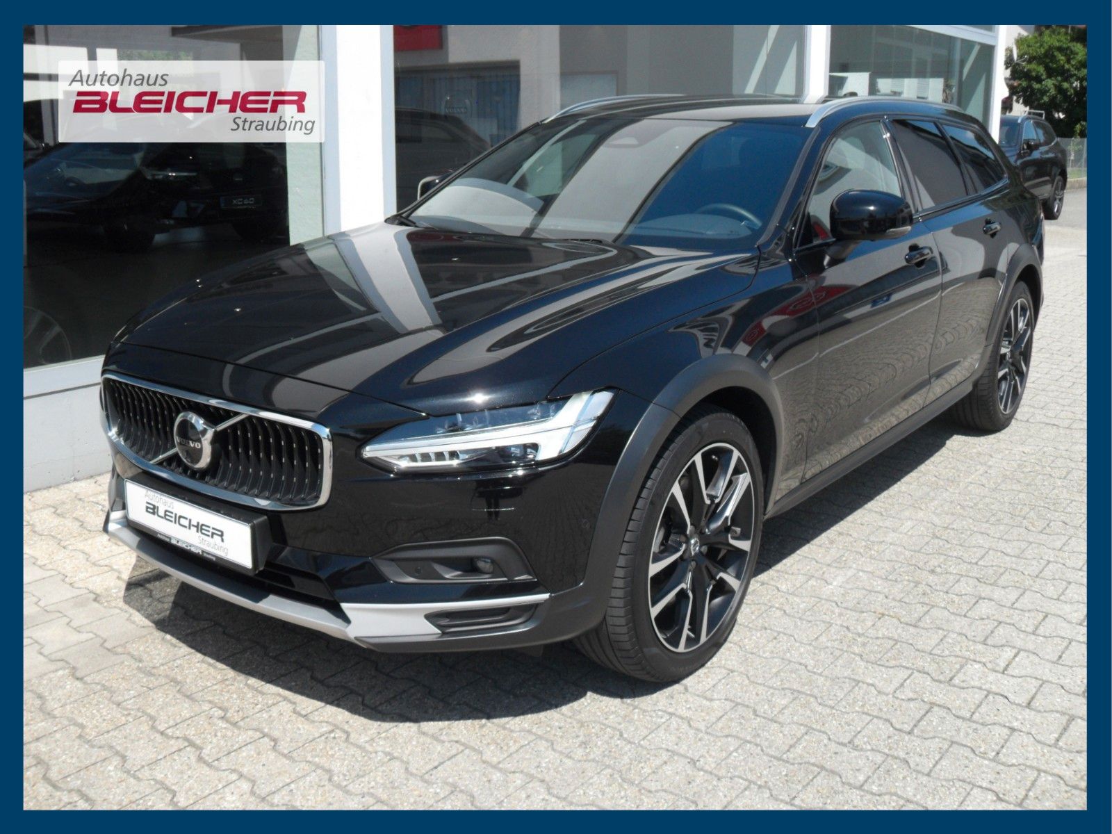 Fahrzeugabbildung Volvo V90 B4 Cross Country Plus AWD