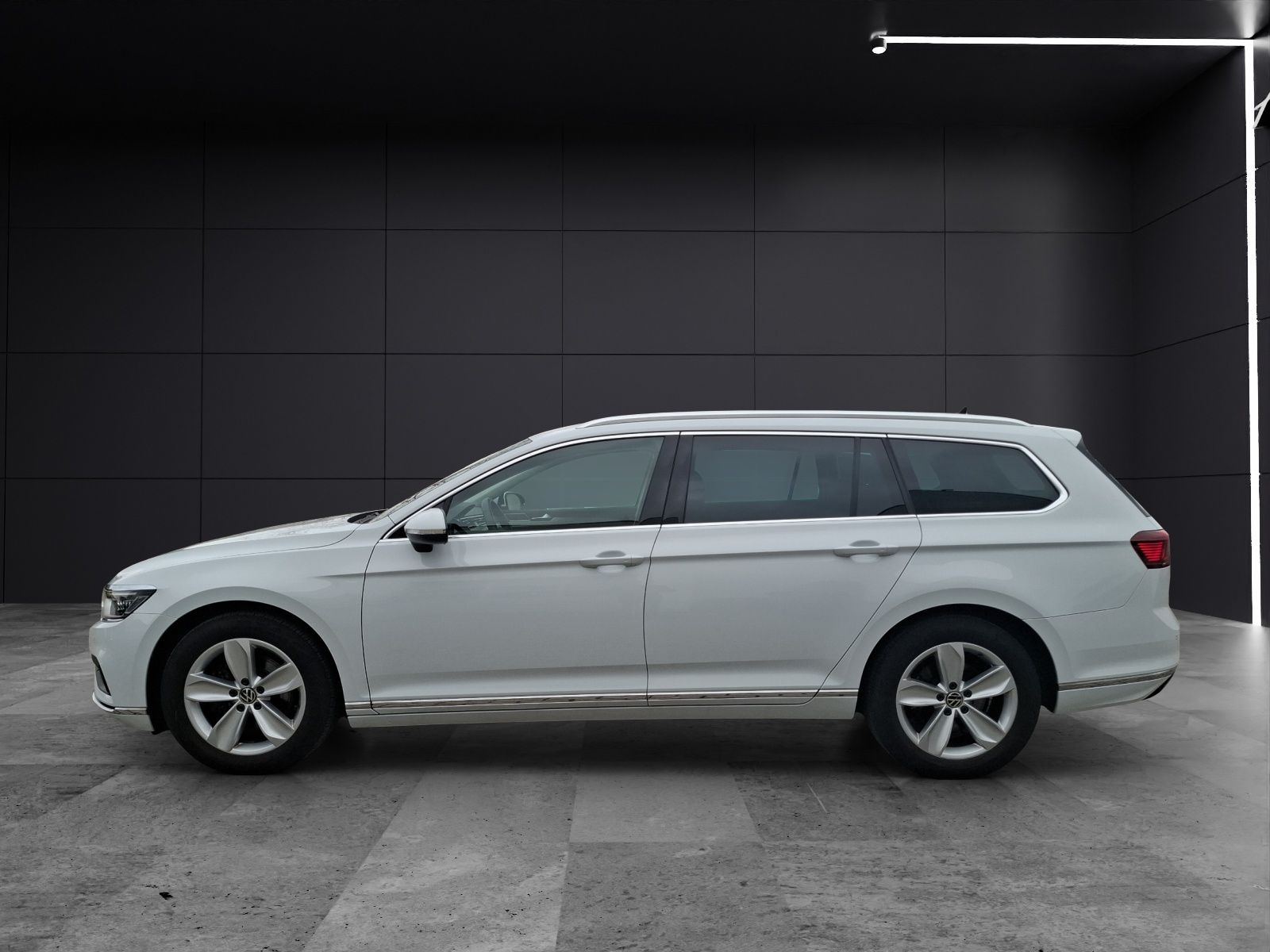 Fahrzeugabbildung Volkswagen Passat Variant TDI Elegance DSG Standhzg. Matrix