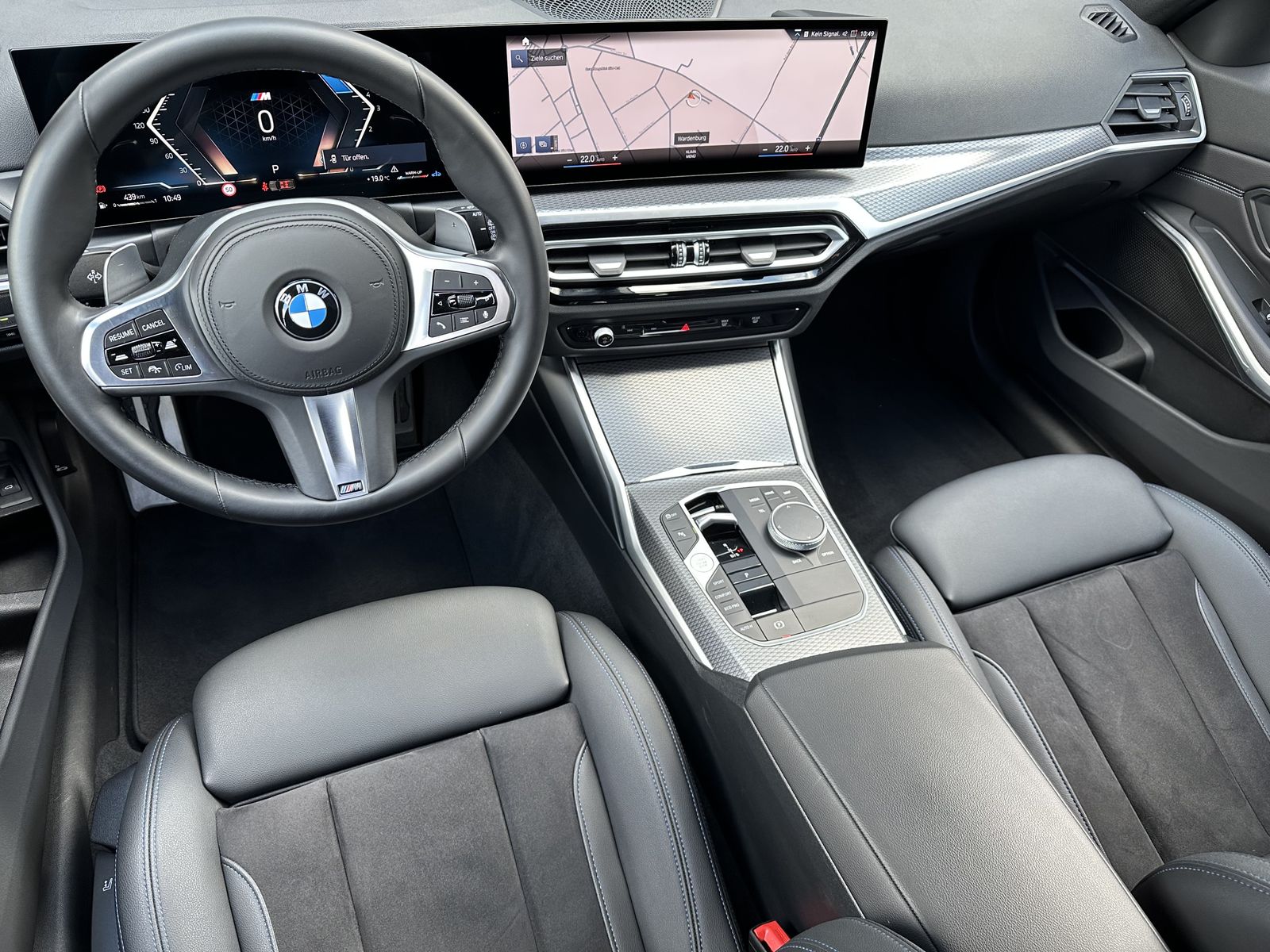Fahrzeugabbildung BMW 320d Touring M-Sport NAV+LED+ACC+SHZ+VCOCKPIT+PP