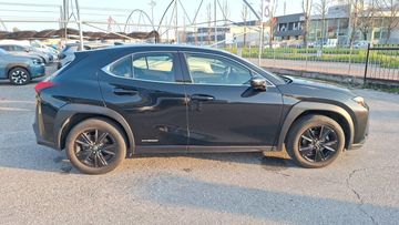 Lexus UX - 8